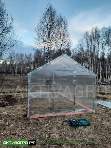Теплица «Ударница Англичанка», ширина 2.5/3 м, труба 20х20 + 20х20 Теплица «Ударница Англичанка», ширина 2.5/3 м, труба 20х20 + 20х20