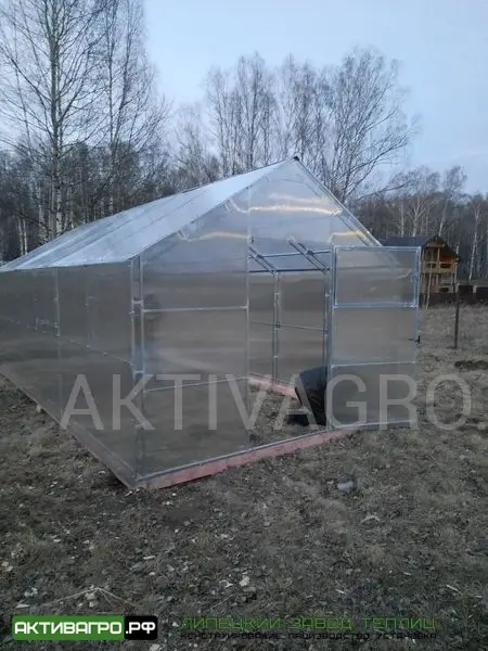 Теплица «Ударница Англичанка», ширина 2.5/3 м, труба 20х20 + 20х20 Теплица «Ударница Англичанка», ширина 2.5/3 м, труба 20х20 + 20х20